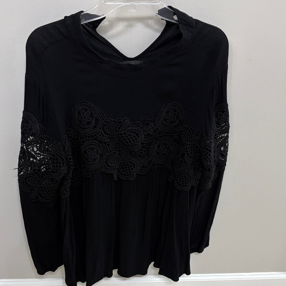 JODIFL Black Lace Detail Blouse
